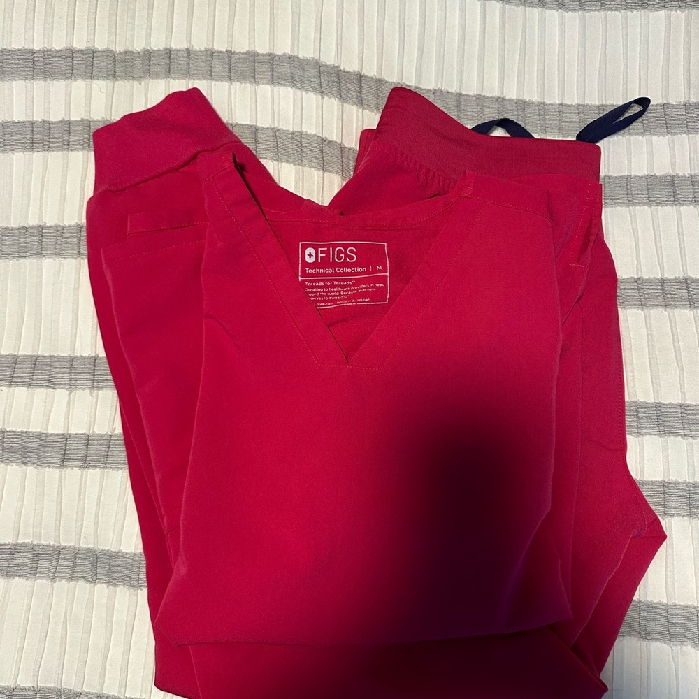 Figs shocking pink Scrub Ensemble